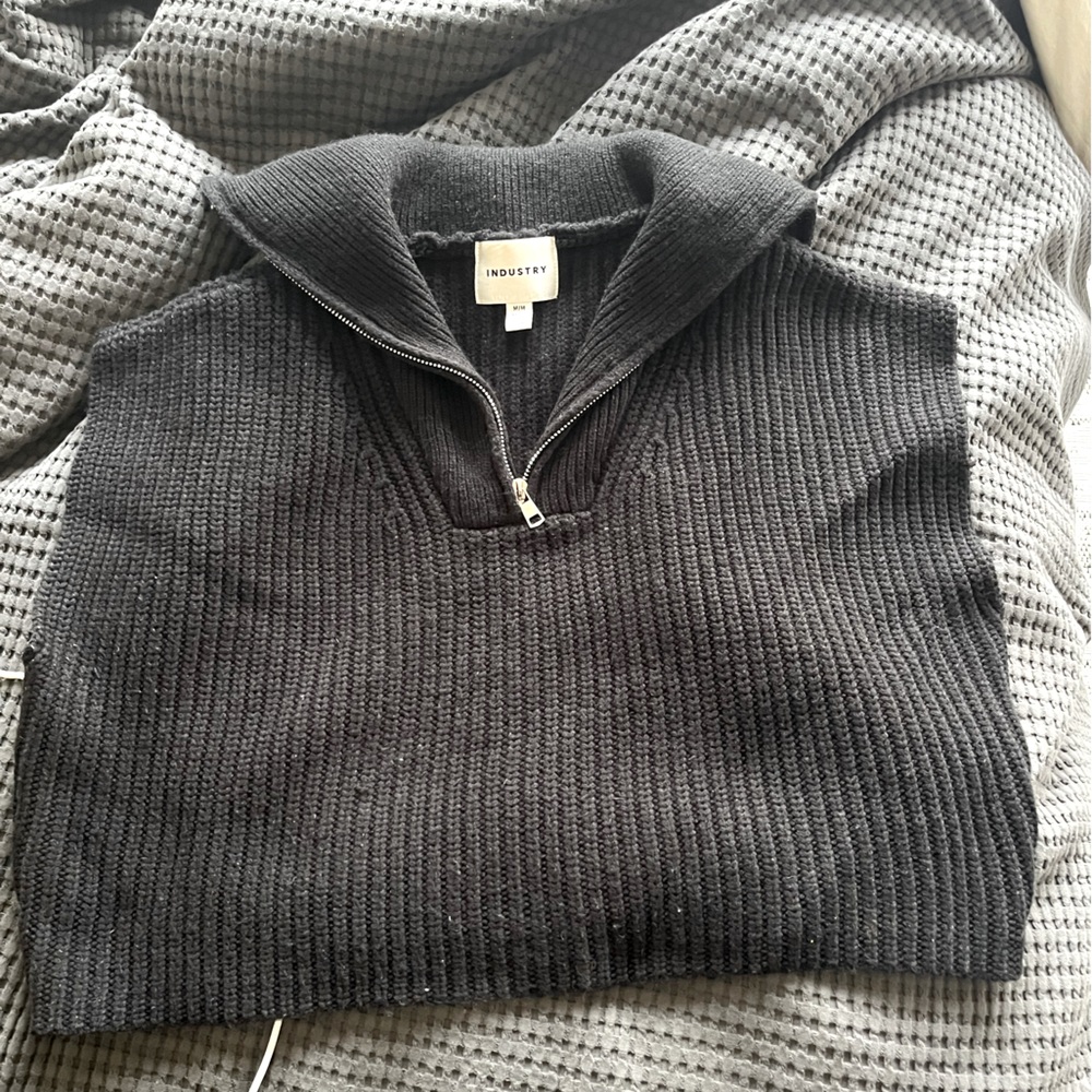 INDUSTRY sweater vest with zip neck detail SIZE M Black